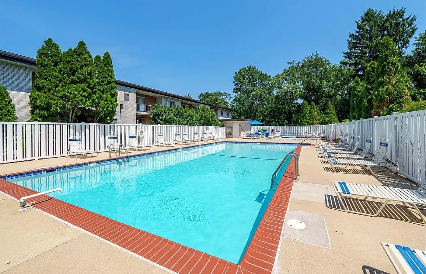 1 bed, 440 sqft, $1,300 — Photo 1
