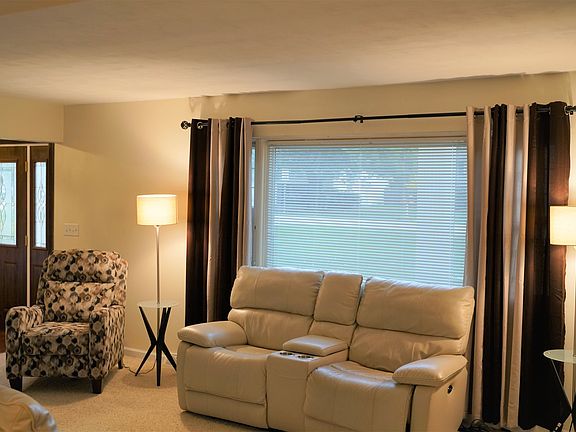 4th image of 52981 Camellia Dr