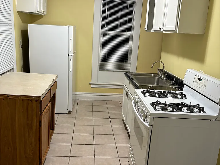 634 Pleasant St SE #2 — Photo 7