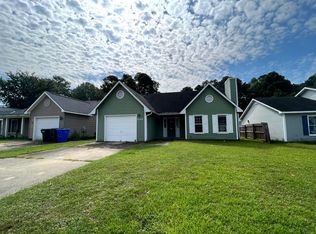 2154 Skyview Dr, Fayetteville, NC 28304