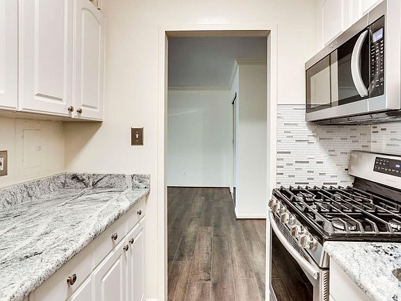 5th image of 1931 N Cleveland St APT 310