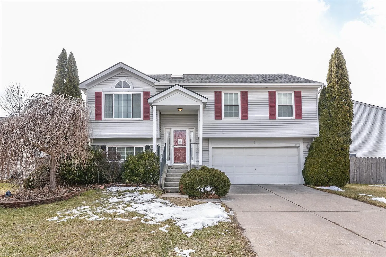7050 Streamwood Dr photo 1