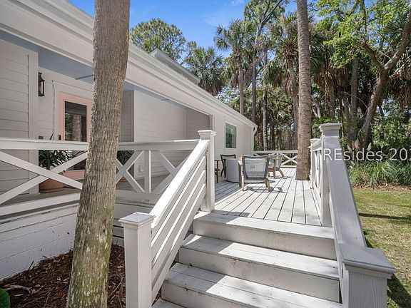 3rd image of 703 Skipjack Rd