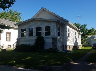 510 Waugoo Ave, Oshkosh, WI 54901