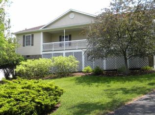 208 Raven View Ln, Lewisburg, WV 24901