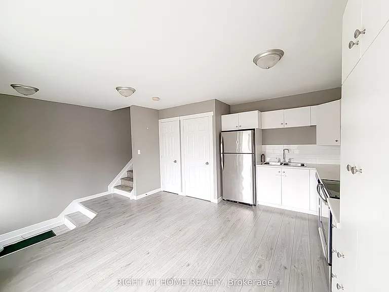 225 Kinmount Cres #UPPER — Photo 6