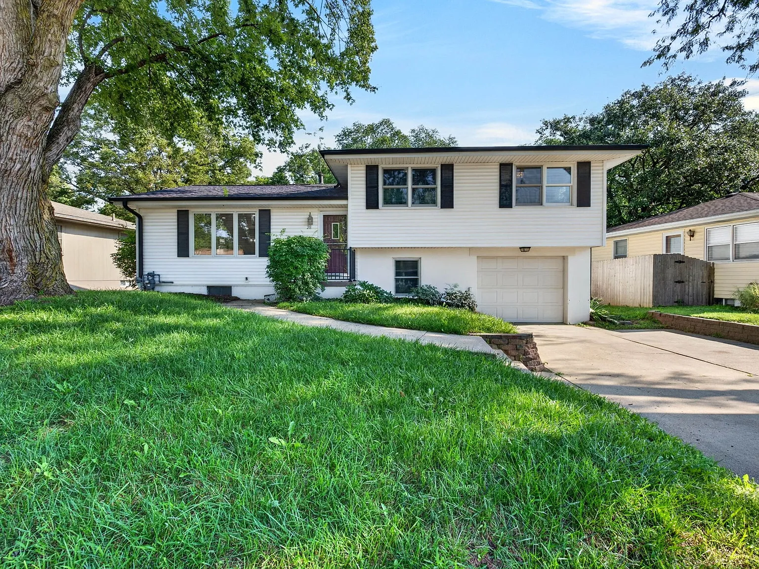 3 bed, 1769 sqft, $2,100 — Photo 1