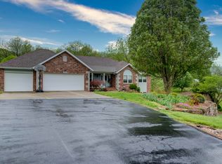 1807 Quail Ln, Nixa, MO 65714