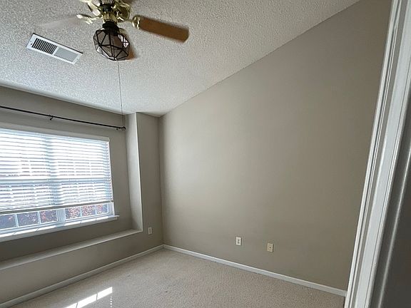 2nd image of 12320 Bluestem Ln