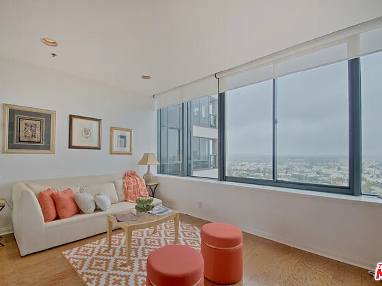 10724 Wilshire Blvd #1001 — Photo 6