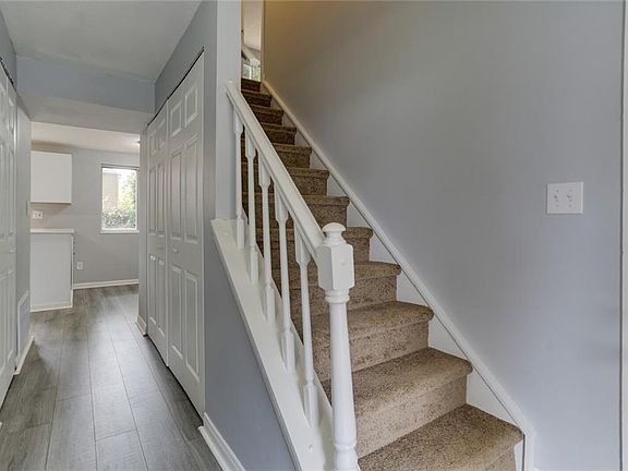5th image of 138 Fenwood Cres