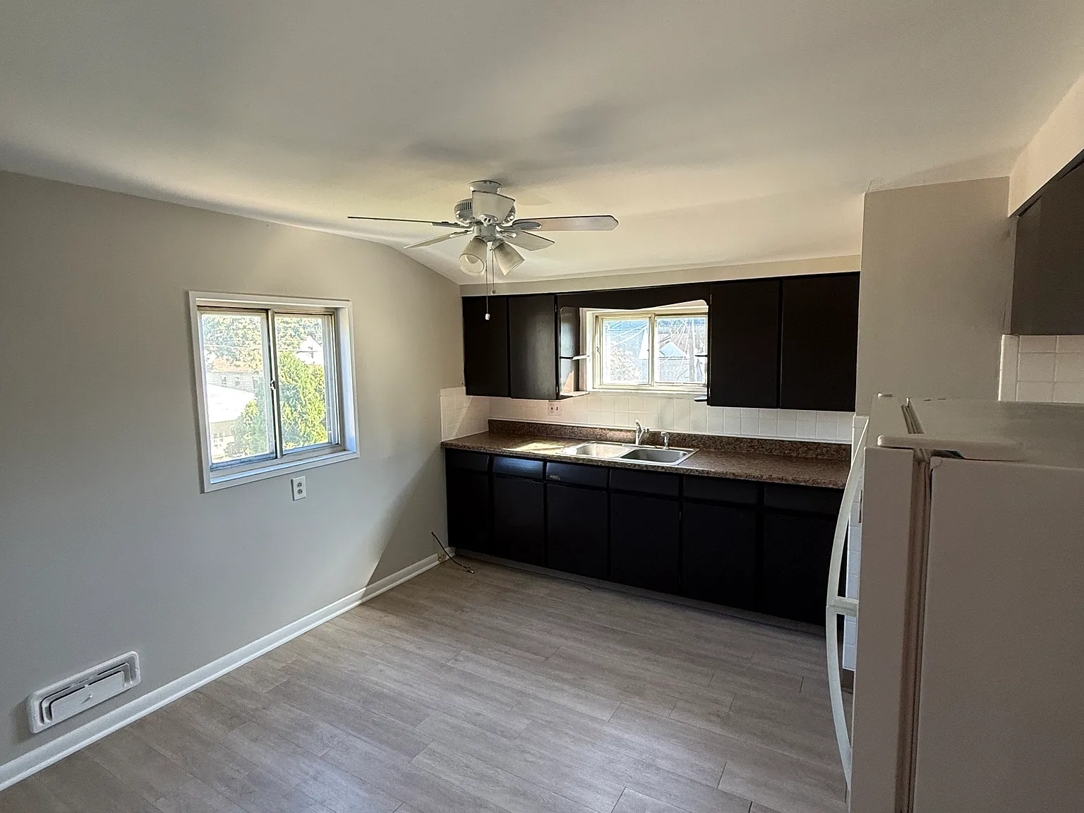 2 bed, 750 sqft, $1,300 — Photo 2