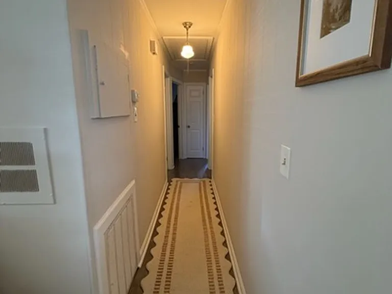 103 Fairlane Cir — Photo 3