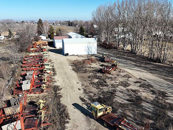 2nd image of 21567 Main St