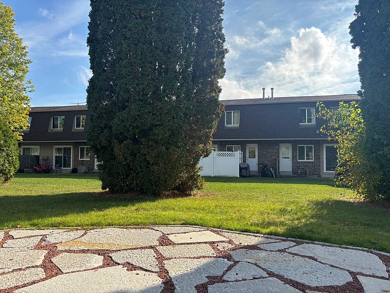 112 W Falls Rd — Photo 2
