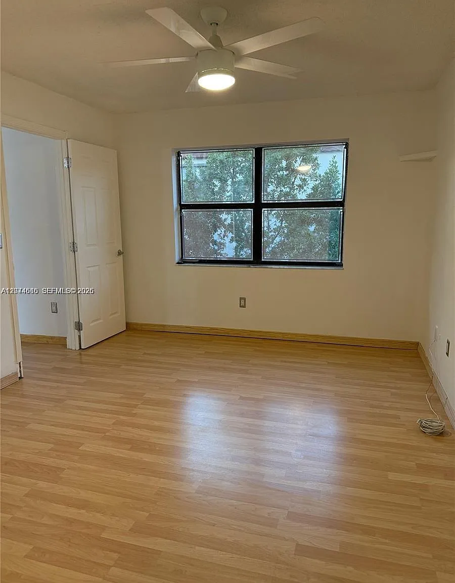 Monterey Two Condo — Photo 2