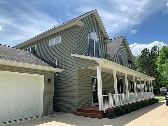2nd image of 302 Wildwood Dr #A