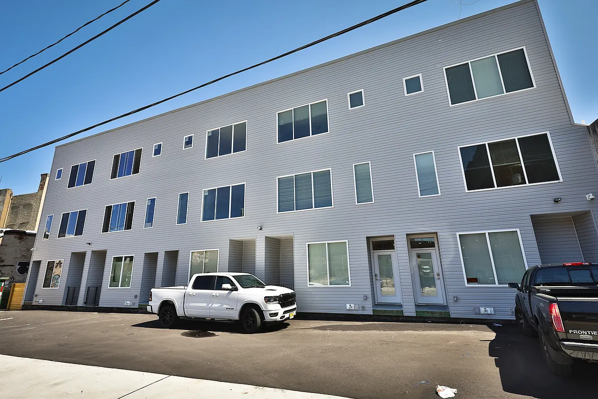 Building Photo - 962 N 8th St #1