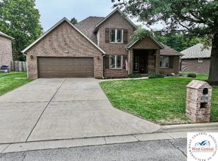 1811 W Village Ln, Springfield, MO 65807