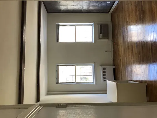 Rented by Eric Goodman Realty Corp | media 7