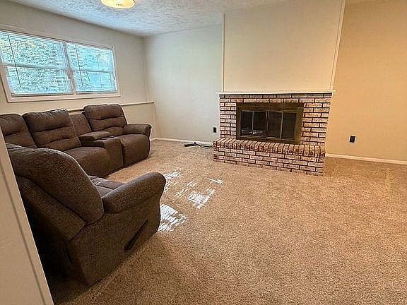 4th image of 1701 King Dr APT A