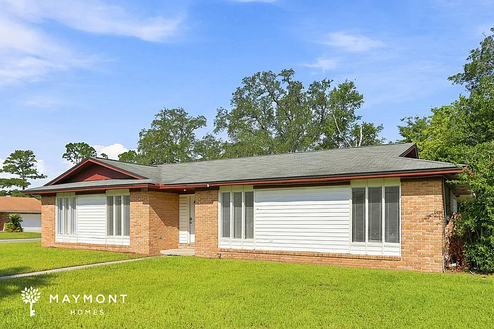 2389 Grace Ln