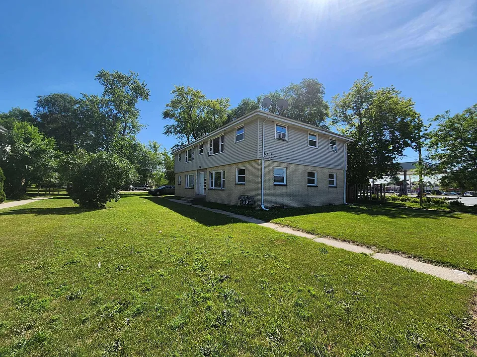 537 Three Mile Rd #3