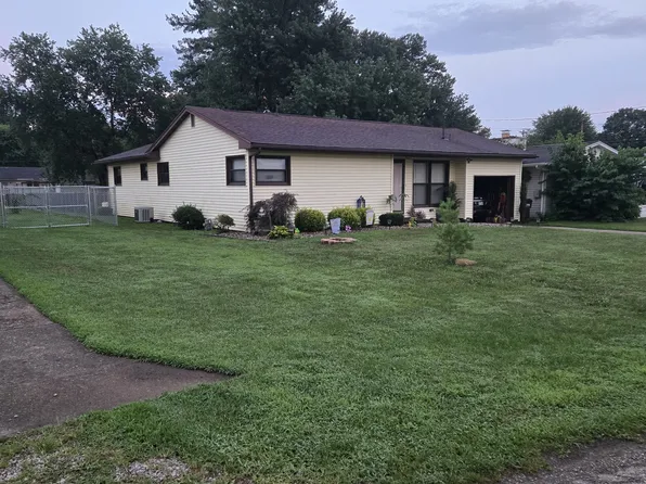 734 Mary St, Belpre, OH 45714