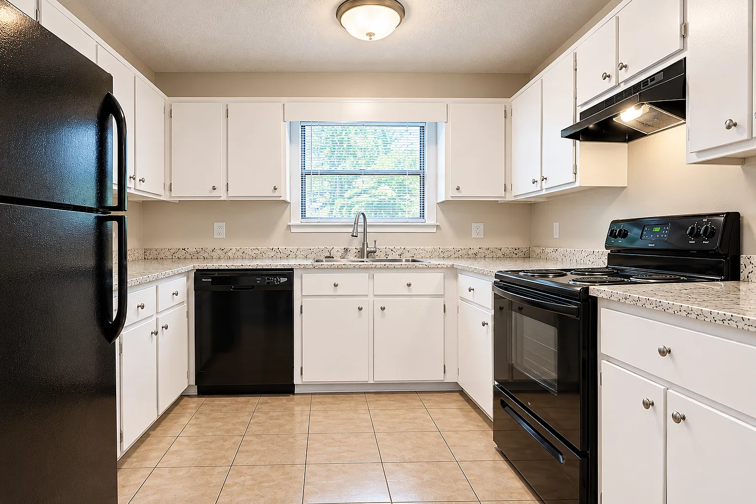 2 bed, 1082 sqft, $1,550 — Photo 3