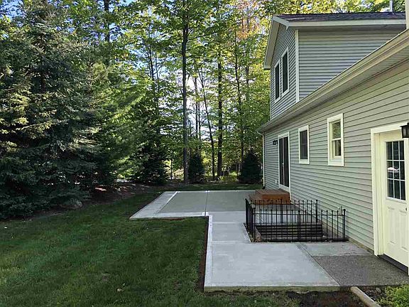 3rd image of 13095 Campbell Ct