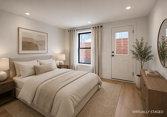 Bedroom, photo 1