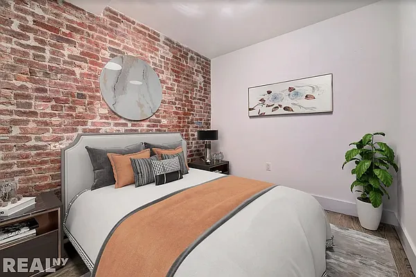 Rented by REAL New York | media 9