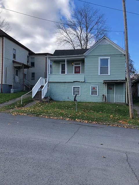 911 Chamberlain Ave