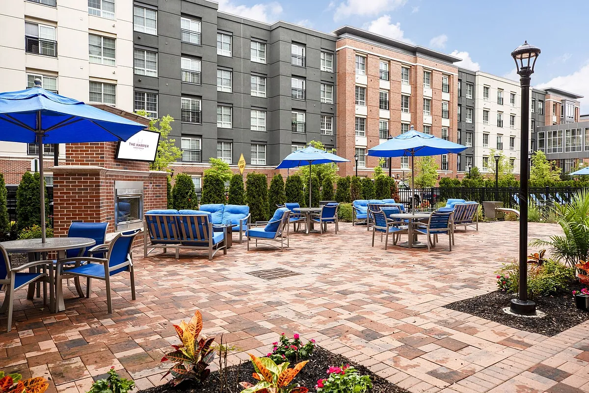 Building Photo - 120 Park Plaza Dr #1323