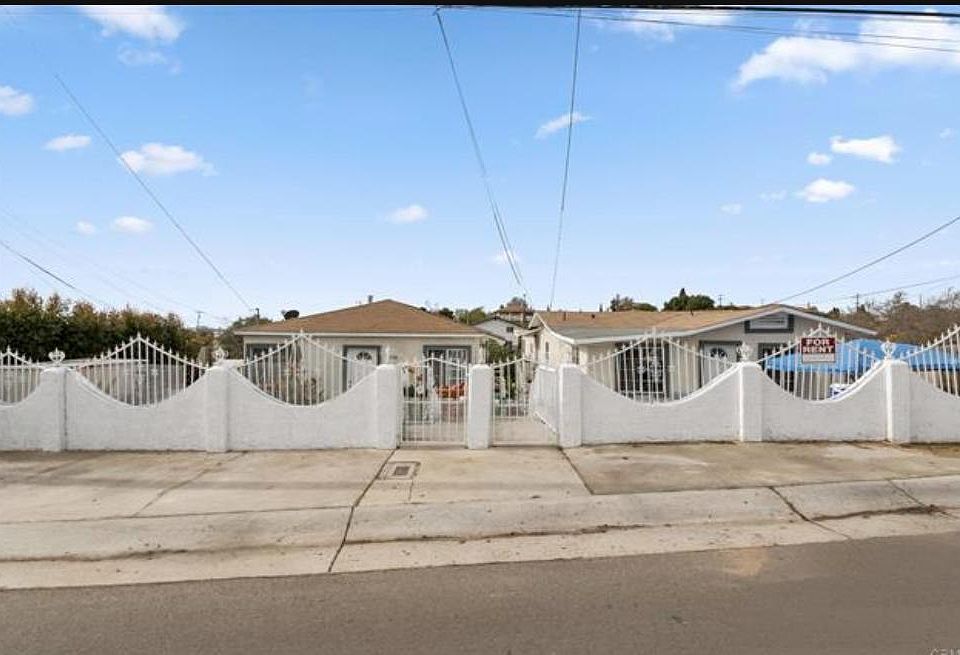 1st image of 2780 Vista Way #1/2