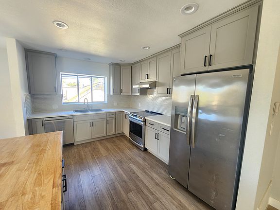 3rd image of 18 Gaviota Ave