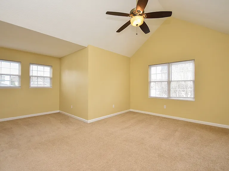 421 Viola St — Photo 13