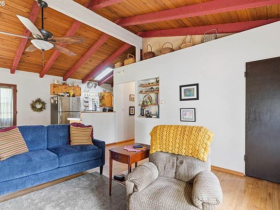 5th image of 1014 SE 175th Pl
