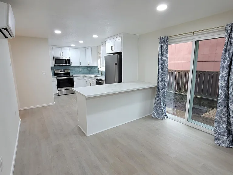4612 NE Lombard St #3 — Photo 3