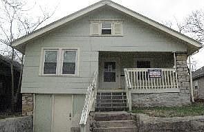 5th image of 2742 Wenzel Ave