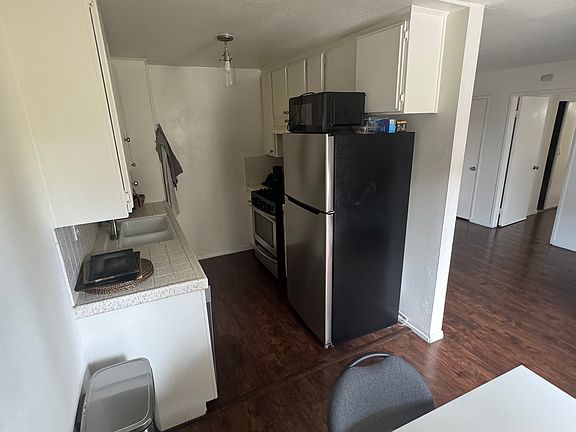 3rd image of 1625 Glendon Ave APT 3