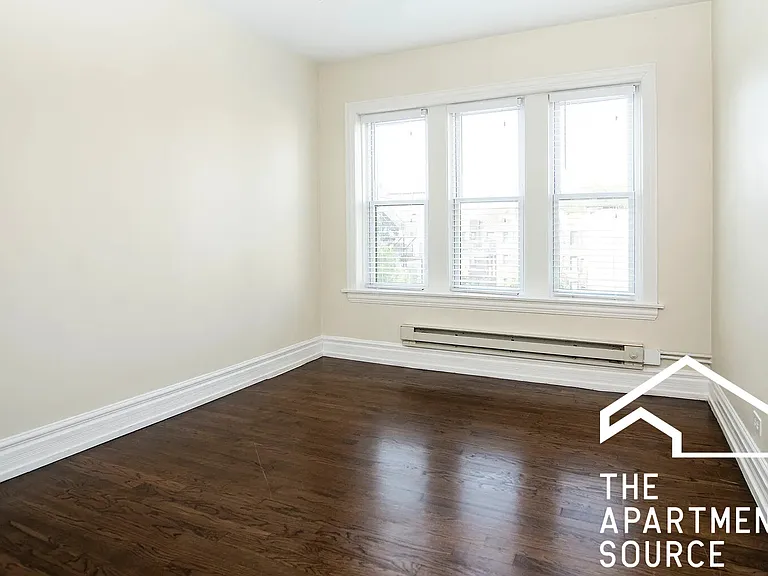 3819.5 N Greenview Ave #1S — Photo 8