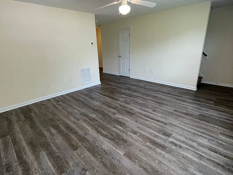 601 Main St — Photo 26
