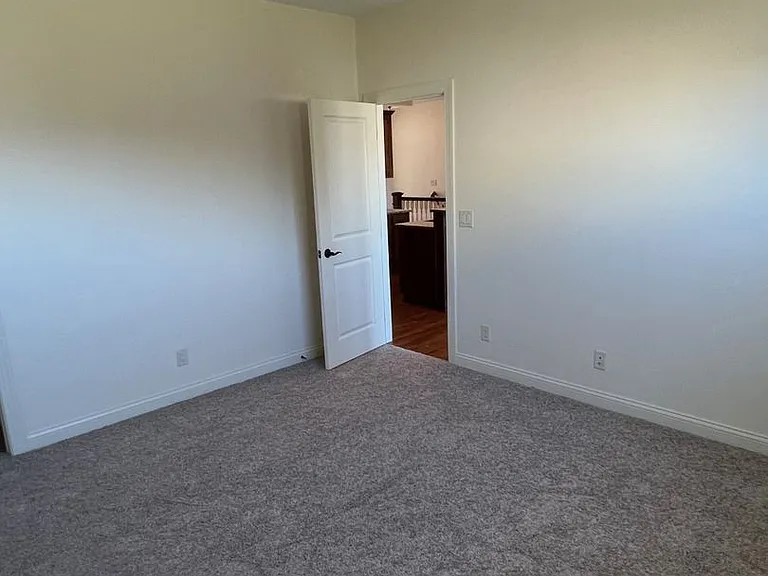 2712-16 London Dr — Photo 10