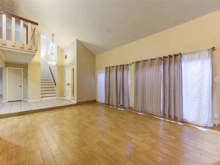 165 Old Bridge Lk — Photo 12