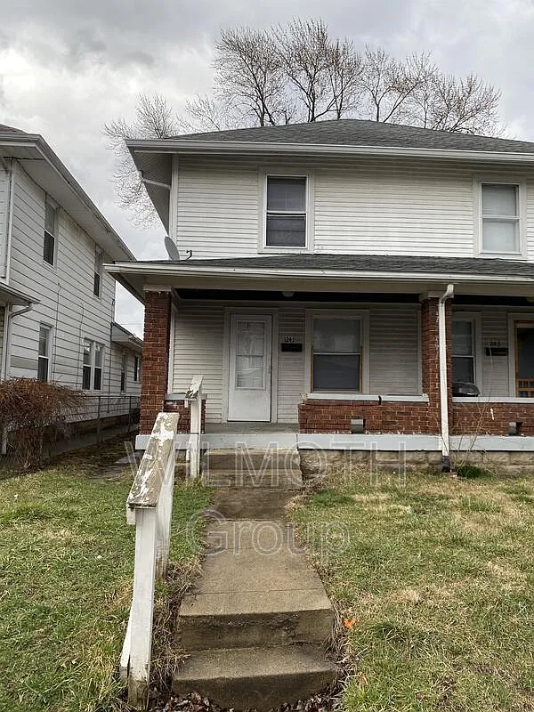 1241 Shepard St photo 1