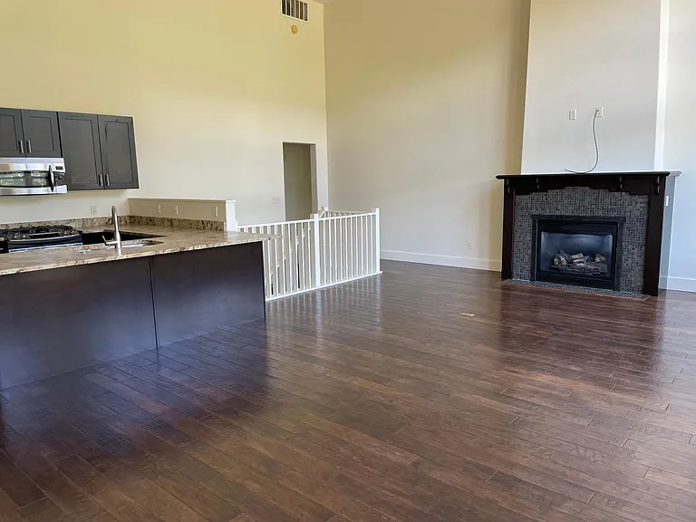 454 E Jody Rd — Photo 3