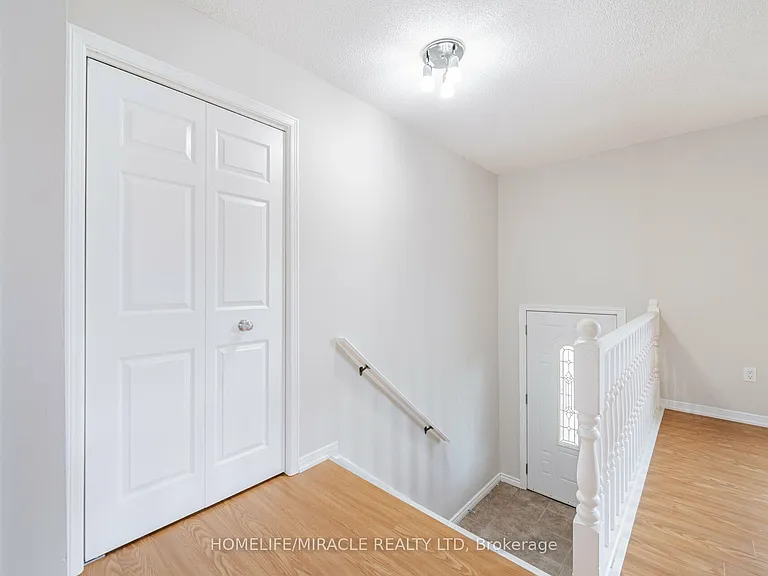 36 Poplar Cres #UPPER — Photo 4
