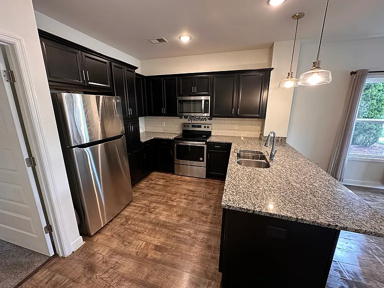 327 Lakeside Park Dr #82 — Photo 8