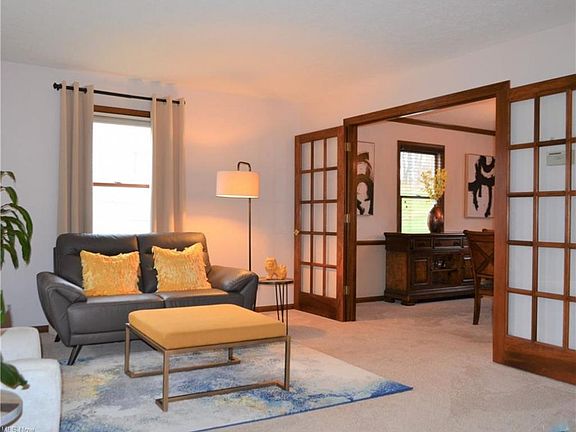 3rd image of 2293 Sandalwood Dr